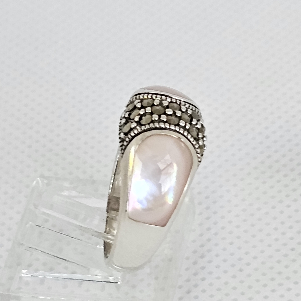 Genuine Mother of Pearl & Marcasite Ring Size 8! - Picture 2 of 7